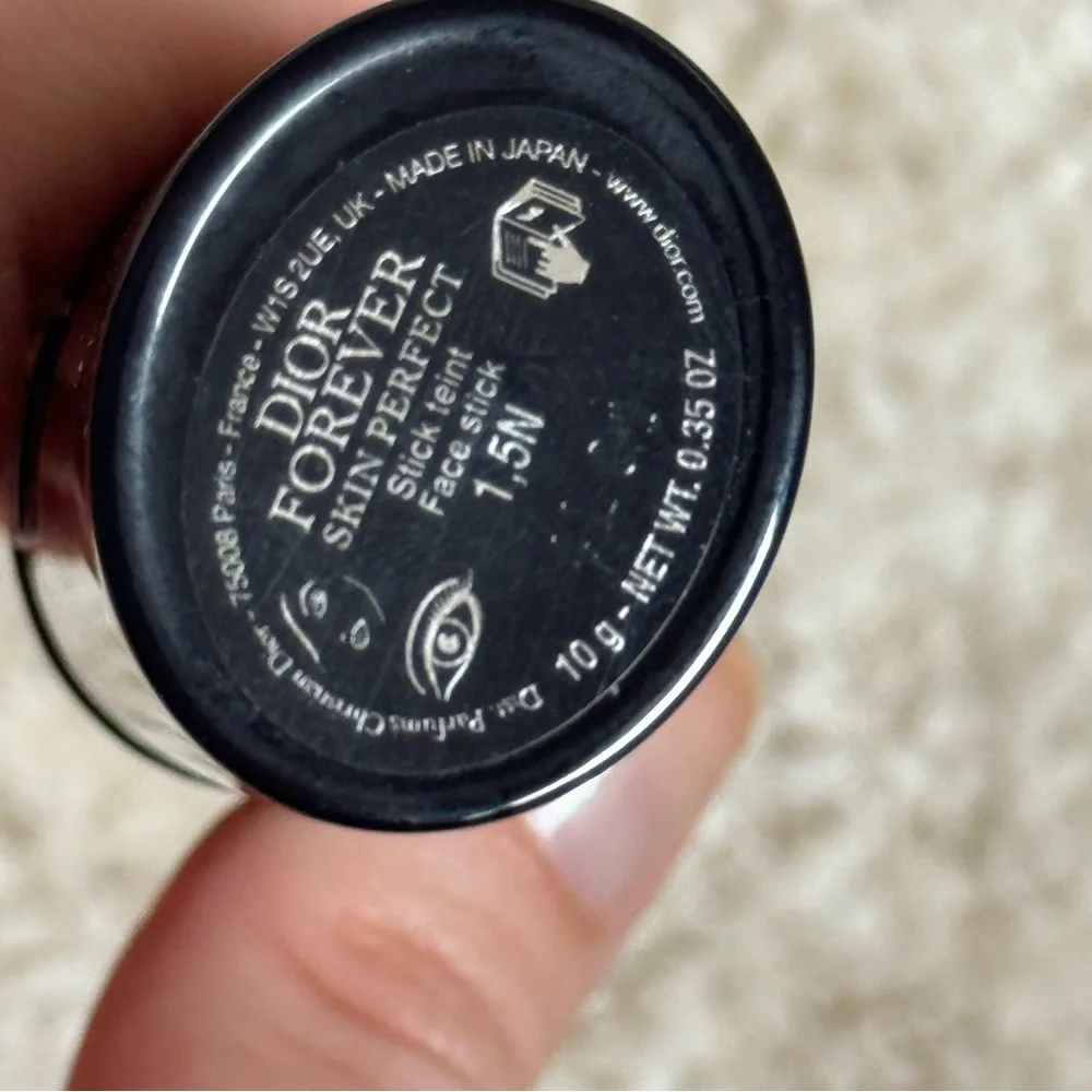 Dior Forever Skin Perfect
Multi-Use Foundation Stick - Blur Perfection - 1.5N - Picture 4 of 4